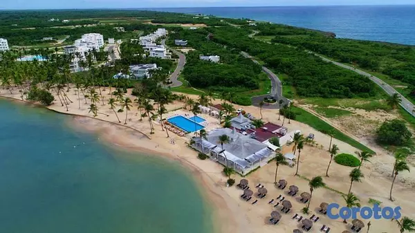 casas vacacionales y villas - Villa de Lujo Frente a la Costa en Playa Nueva Romana 3
