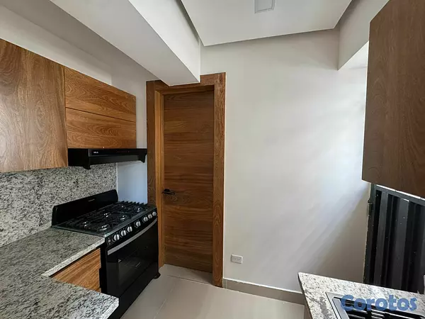 apartamentos - 📍 Alquiler en La Esmeralda, Apartmanto de 3 habita 13
