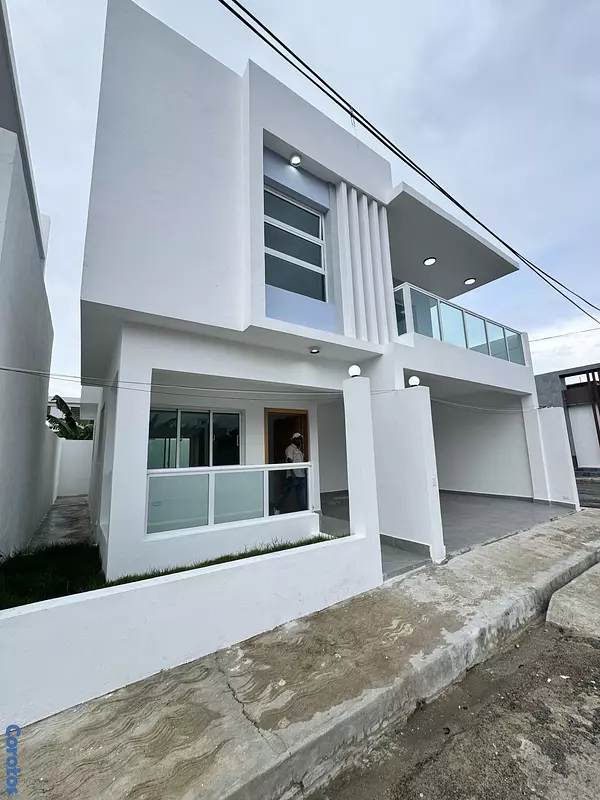 casas - venta de casa en la autopista de san isidro brisa oriental Santo Domingo este  3