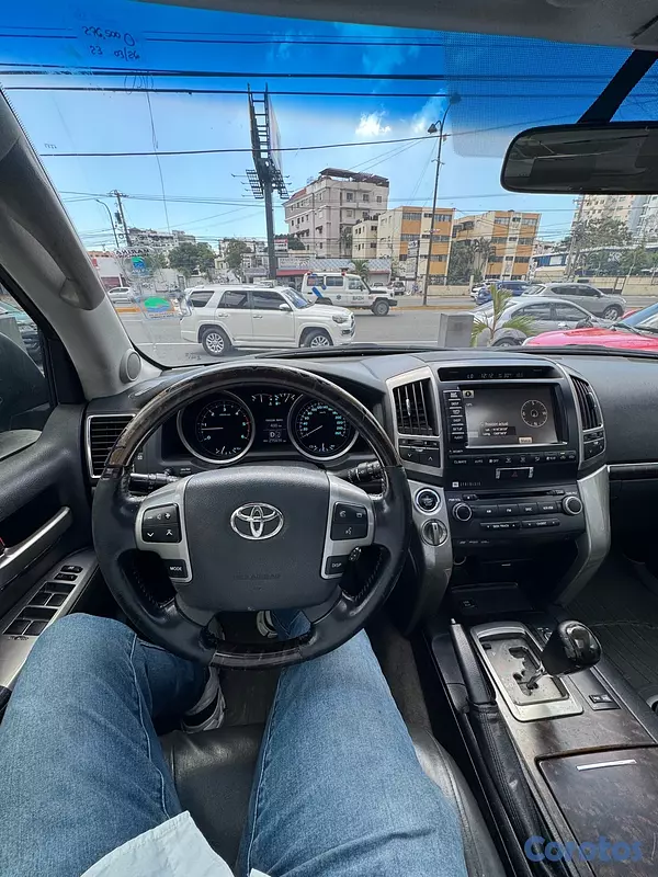 jeepetas y camionetas - Toyota Land Cruiser VX 2010 10