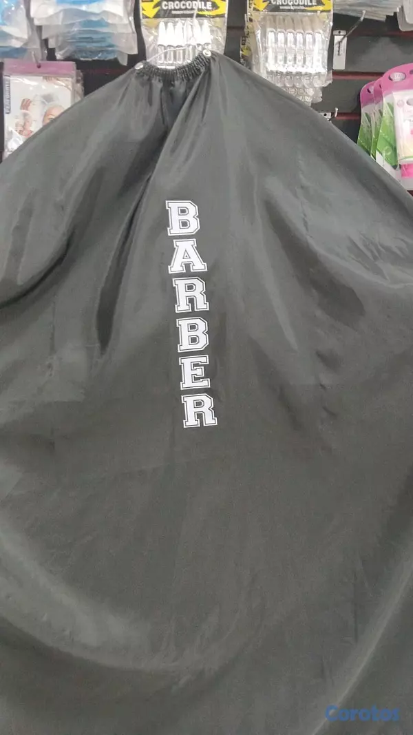 equipos profesionales - Capas para barbería profesional disponibles 💈 5