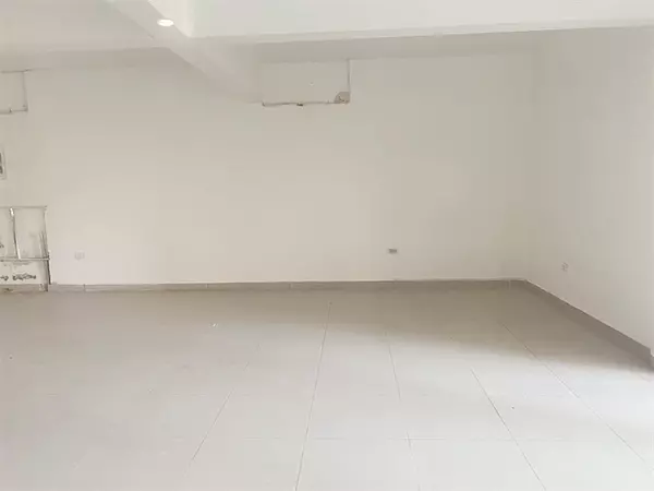 oficinas y locales comerciales - Local en los prados primer nivel  3