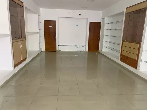 oficinas y locales comerciales - Local en Piantini Primer nivel  2