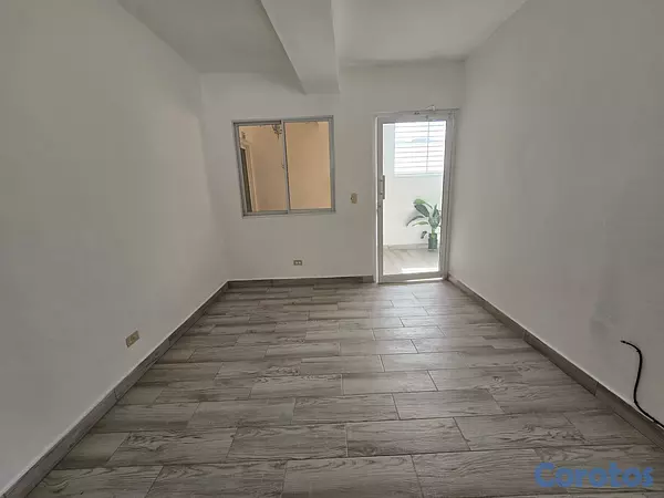 oficinas y locales comerciales - Locales de 12 m2 Segundo Nivel en Los Restauradore 2