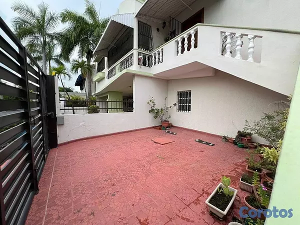 casas - Vendo casa de 2 niveles en San Gerónimo. 3