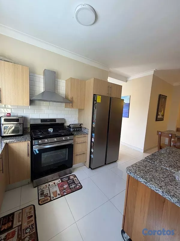 apartamentos - vendo en el millón tercer nivel tres habitaciones 2.5 baños dos parqueos balcón 3