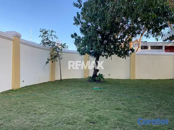 casas - Casa/Local Comercial en alquiler en Las Praderas 2