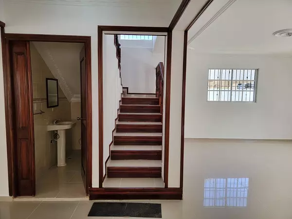 casas - Se Vende Residencia de 2 Niveles en Villa Maria  10