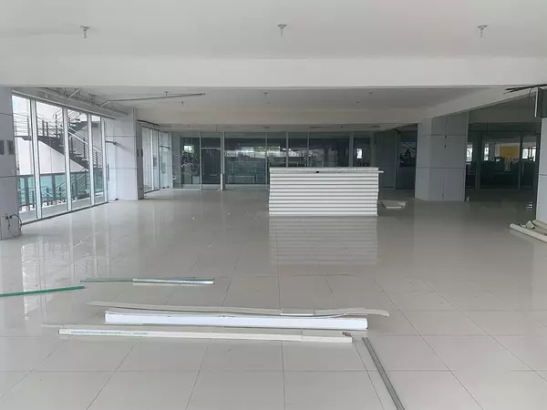 oficinas y locales comerciales - Amplio local abierto 3