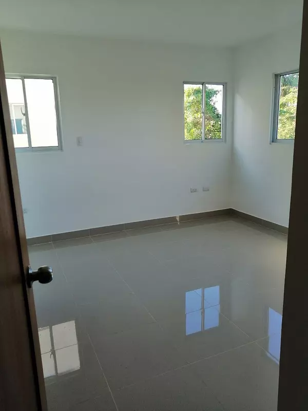 apartamentos - Se Vende Apartamento von Piscina en Llanos de Gurabo 7