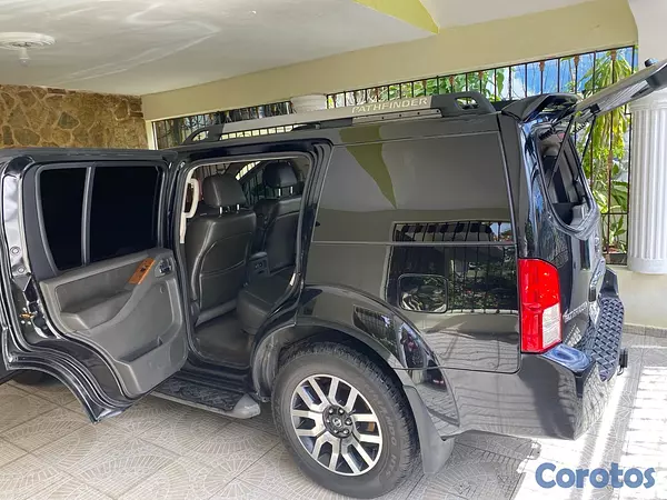 jeepetas y camionetas - se vende Nissan pathfinder americana 2005  11