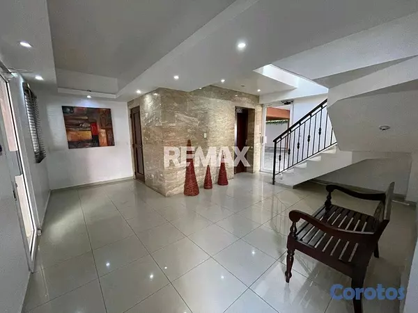 apartamentos - Apartamento en Alquiler en Evaristo Morales 2H, 2B, 2P 5