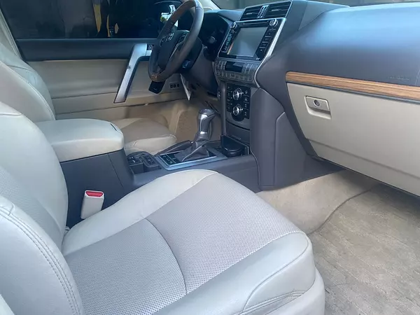 jeepetas y camionetas - Toyota land cruicer prado 2018 gasolina  3
