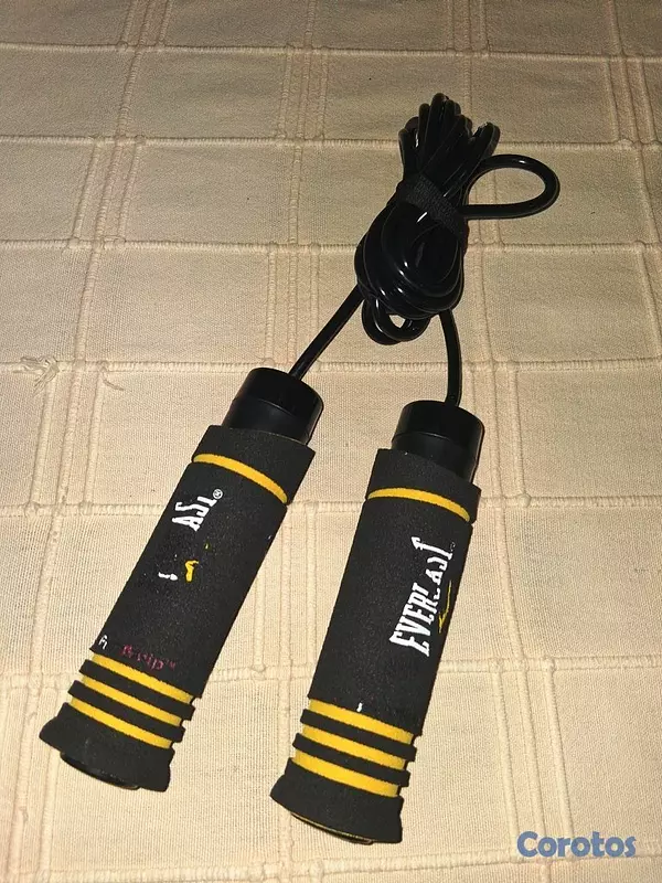 Artículos Deportivos - Cuerda de saltar con peso Everlast Evergrip (negra 2