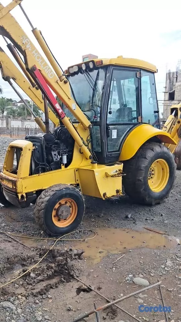 camiones y vehiculos pesados - Retropala Retroexcavadora 2004 New Holland en vent 2