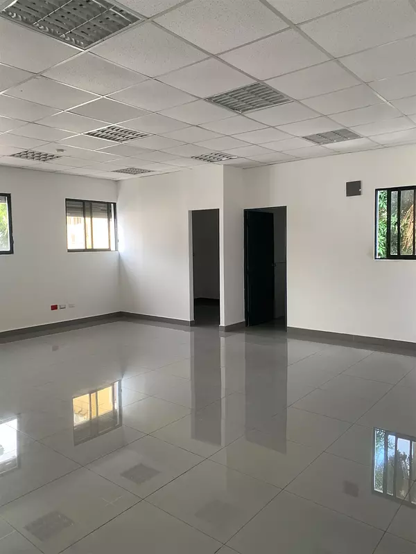 oficinas y locales comerciales - Local en edificio moderno 5