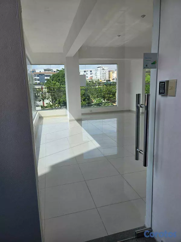 oficinas y locales comerciales - Local Comercial en Alquiler - Av. Romulo Betancour 4