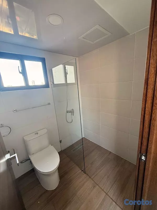 apartamentos - alquiló Evaristo Morales nuevo piso 6 dos habitaciones dos parqueos 2.5 baños  3