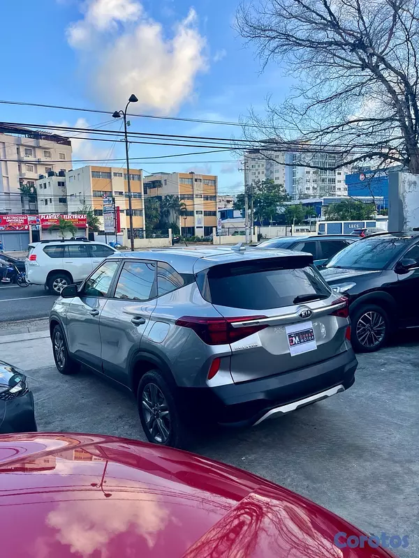 jeepetas y camionetas - Kia Seltos LX AWD 2021 8
