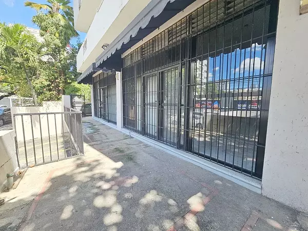 oficinas y locales comerciales - Local en la Esperilla 9