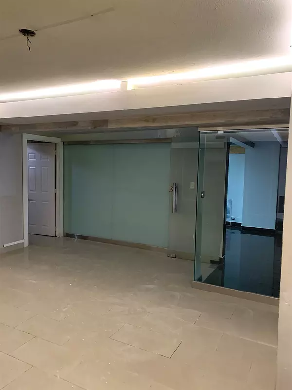 oficinas y locales comerciales - Local de oportunidad en Naco 2