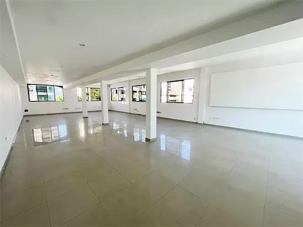 oficinas y locales comerciales - Local en piantini 3