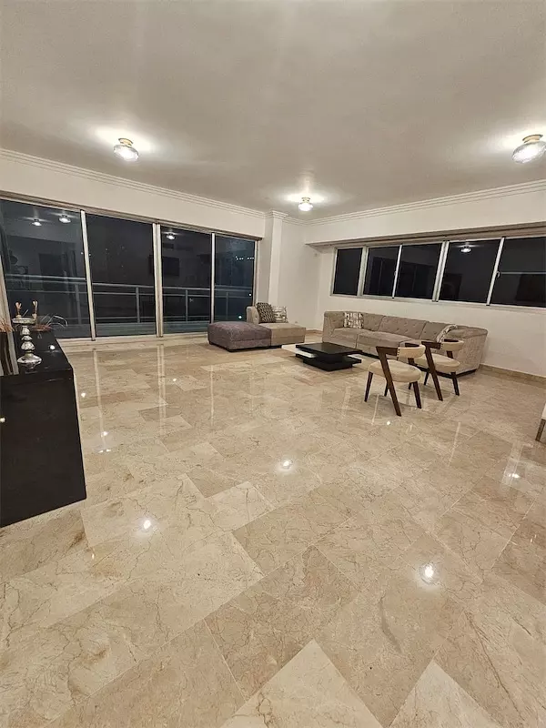apartamentos - Apartamento en Alquiler en Piantini
US$3,300 con linea blanca
US$2,800 vacío 7