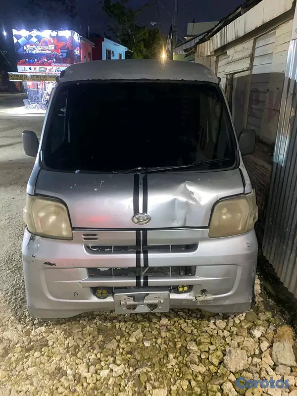 jeepetas y camionetas - usada pero en buen estado  4