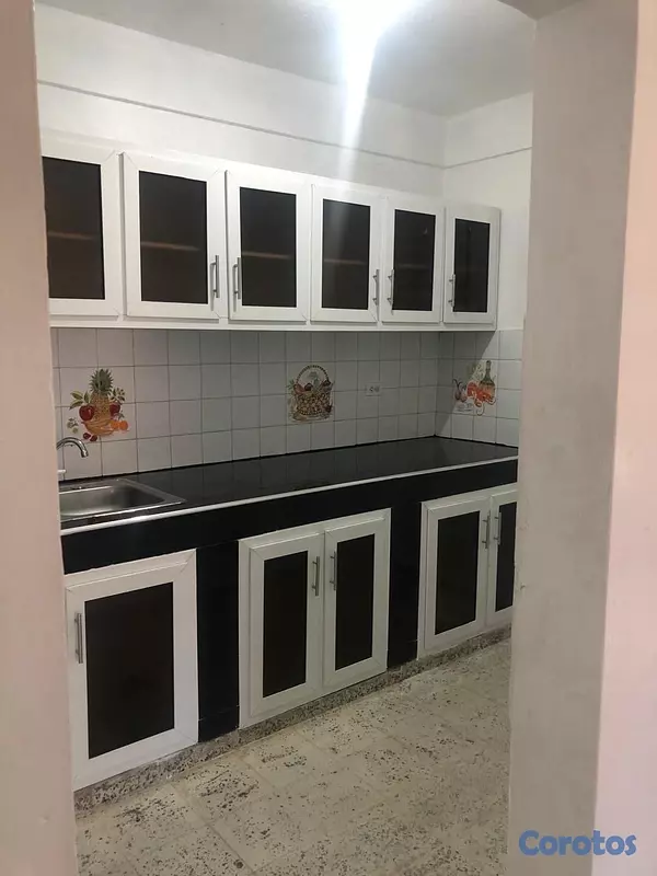 casas - 
VENDO CASA EN MOCA
NEGOCIABLE
TÍTULO AL DIA 


 12