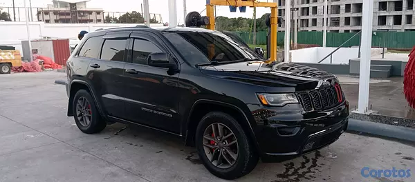 jeepetas y camionetas - JEEP GRAND CHEROKEE FULL. PANORÁMICA AÑO 2018 LIMITED 4X4.

-  2