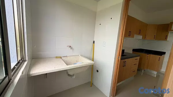 apartamentos - vendo independencia klm 7 y medio piso 4 dos habitaciones dos baños parqueo asc 15