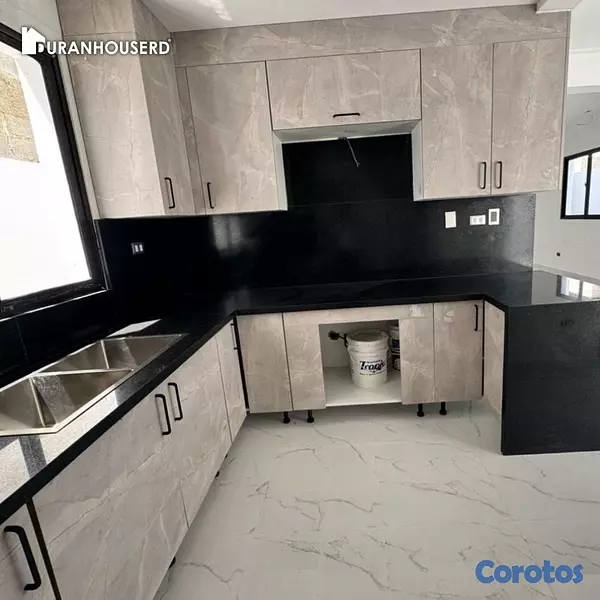 casas - venta de casa con piscina en la autopista de san isidro Santo Domingo este  6