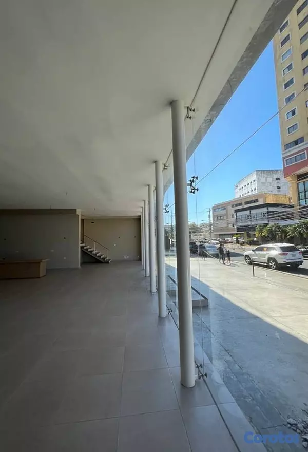 solares y terrenos - Locales comerciales 1er nivel Naco Santo Domingo 3