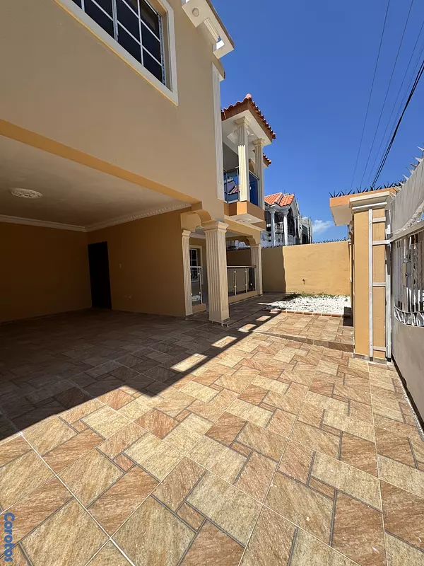 casas - venta de casa en la autopista de san isidro prado oriental con  370mts y 4 hab 5