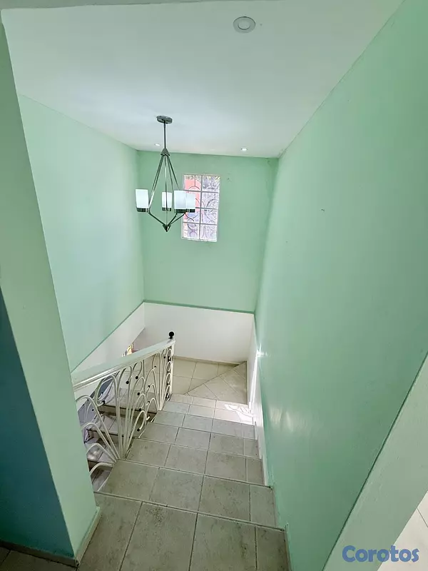 casas - Se vende casa frente a la Sirena de la charles de  15