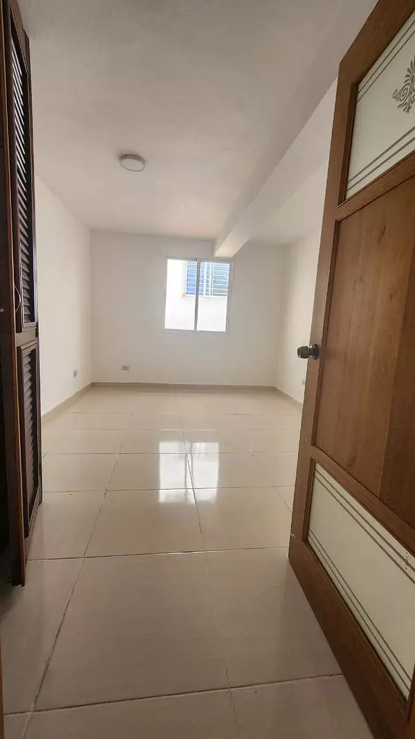 apartamentos - Amplio apartamento en venta en Costa Verde 3
