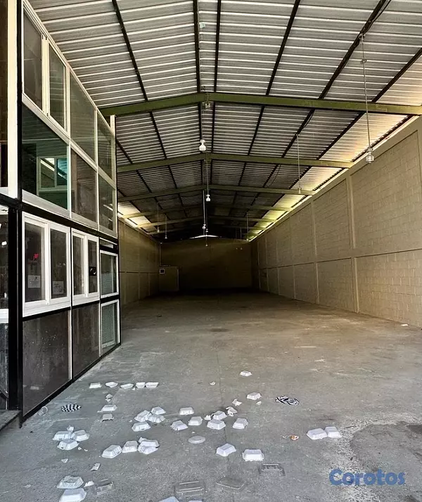 oficinas y locales comerciales - se alquila nave  4