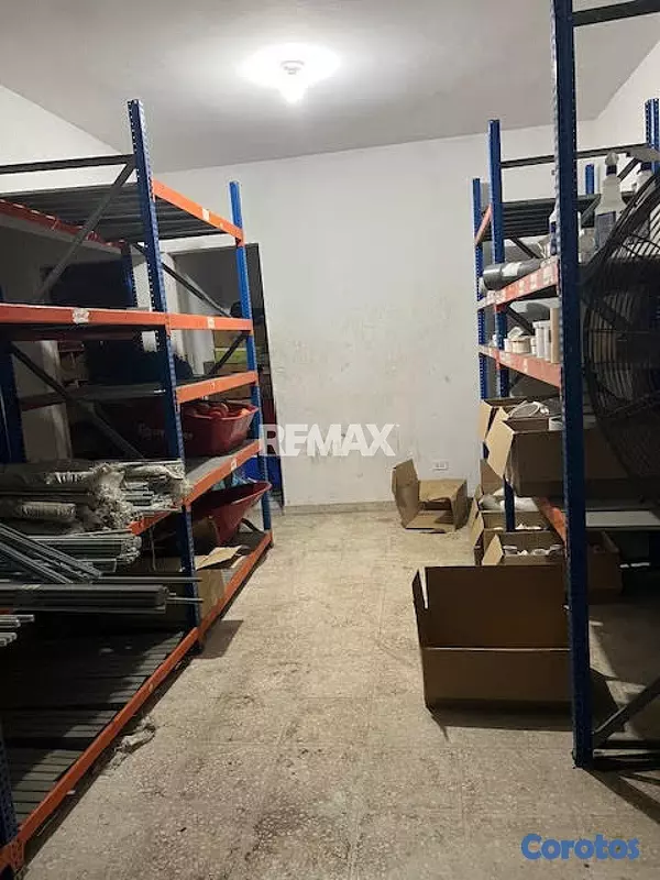 oficinas y locales comerciales - Local comercial de 700mt2 en alquiler en Altos de  8