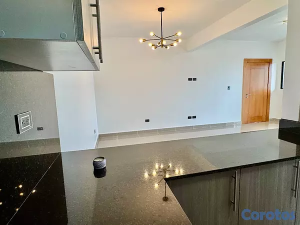 apartamentos - Apartamento En Venta, 6to Piso, Terraza Privada, Piscina. 6