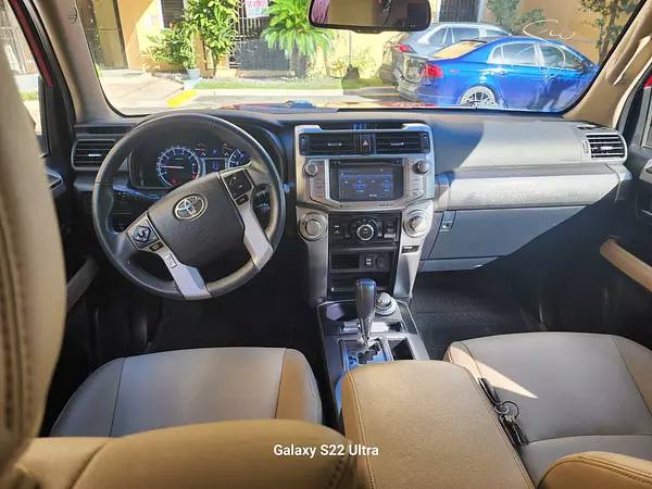 jeepetas y camionetas - Toyota 4runner Sr5 2019 4x4  6