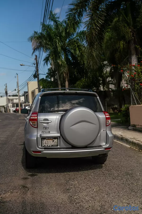 jeepetas y camionetas - TOYOA RAV4 3