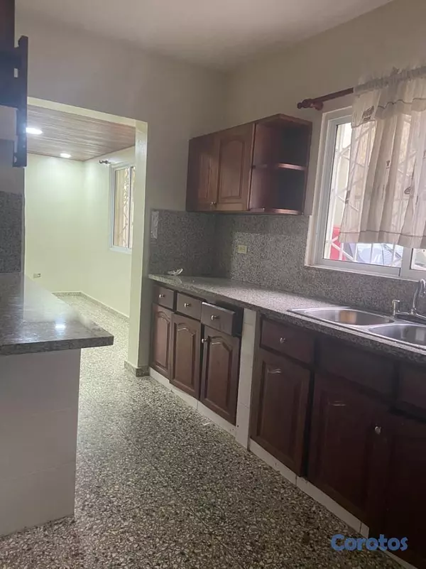 casas - Casa en Alquiler uso Recidencial en Avenida Independencia.  8