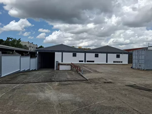 oficinas y locales comerciales - Alquilo Nave 2,200 mts Aut. Duarte Km 11 6
