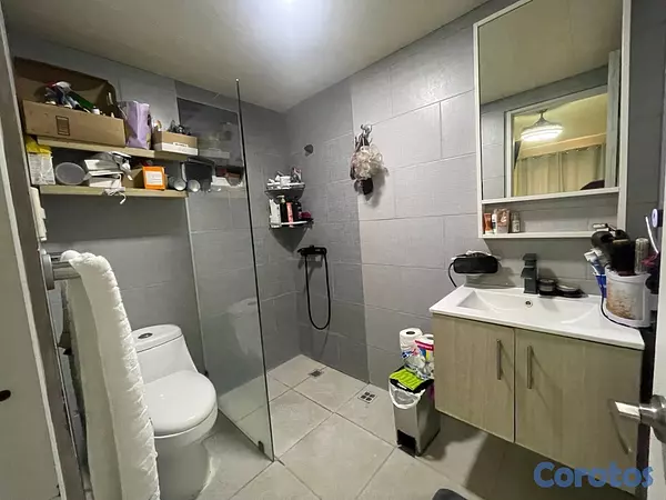 apartamentos - vendo primer nivel mirador norte una habitación baño parqueo patio  4