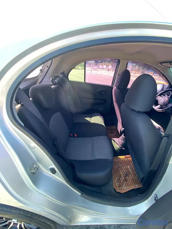 carros - Nissan March 2015  8