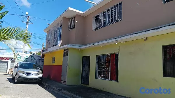 oficinas y locales comerciales - 🏢 VENTA DE EDIFICACIÓN – OPORTUNIDAD 🏢 💰 Precio negociable 2 Locales y 2 Apts 10