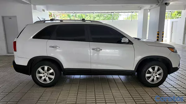 jeepetas y camionetas - Hermosa Kia Sorento LX en excelentes condiciones  4