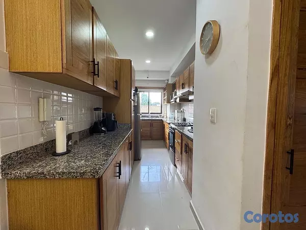 apartamentos - vendo independencia klm 7 y Mendio dos habitaciones 2.5 baños dos parqueos serví 8