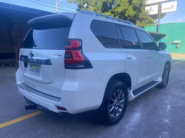 jeepetas y camionetas - Toyota land cruicer prado 2018 gasolina  5