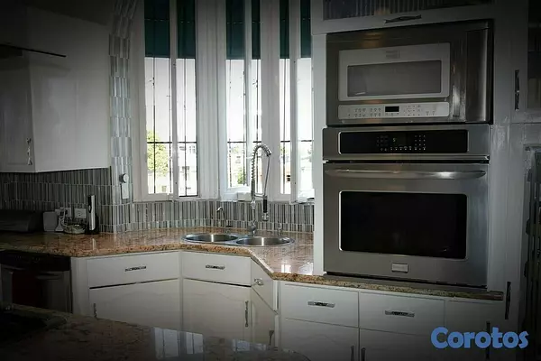 casas - Imponente casa en Residencial Santo Domingo 2